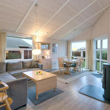 Nice home in Friedrichskoog with 2 Bedrooms, Sauna&WiFi Buitenkant foto